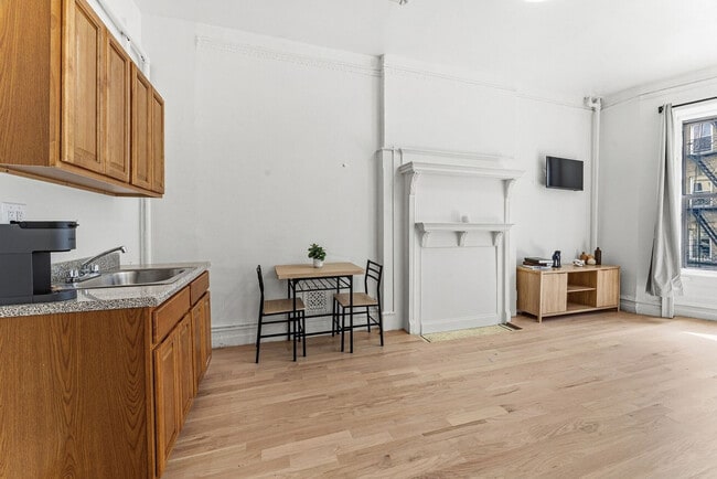 527 W 162nd St