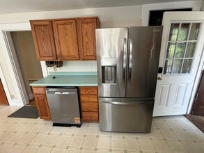 300 Greenfield Rd in Peterborough, NH - Foto de edificio - Building Photo