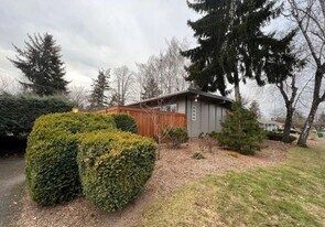 12170 SW 14th St in Beaverton, OR - Building Photo