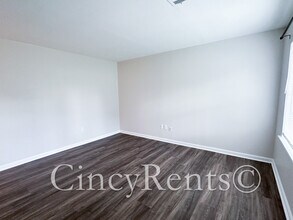 988 Stratford Pl in Mason, OH - Foto de edificio - Building Photo