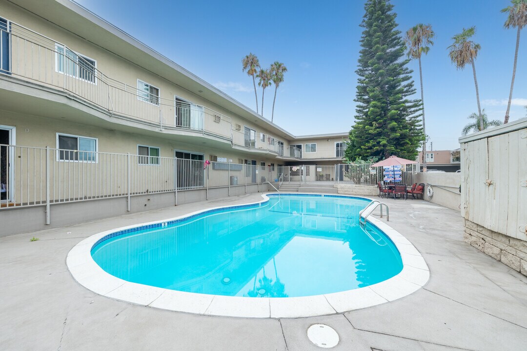 Park Verdugo Apartments in Burbank, CA - Foto de edificio