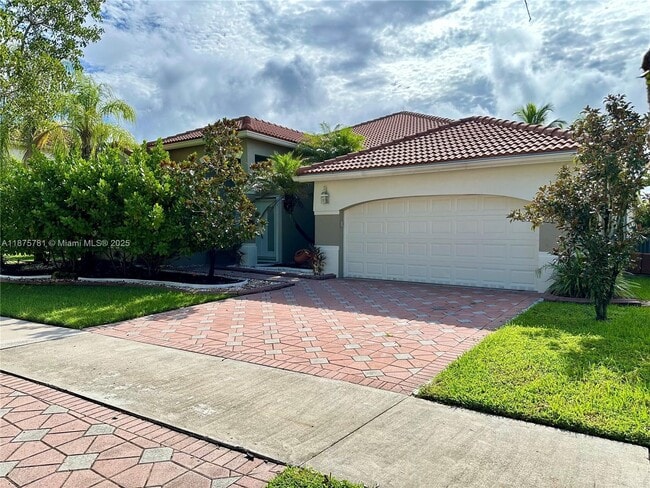 656 Verona Pl in Weston, FL - Building Photo - Building Photo