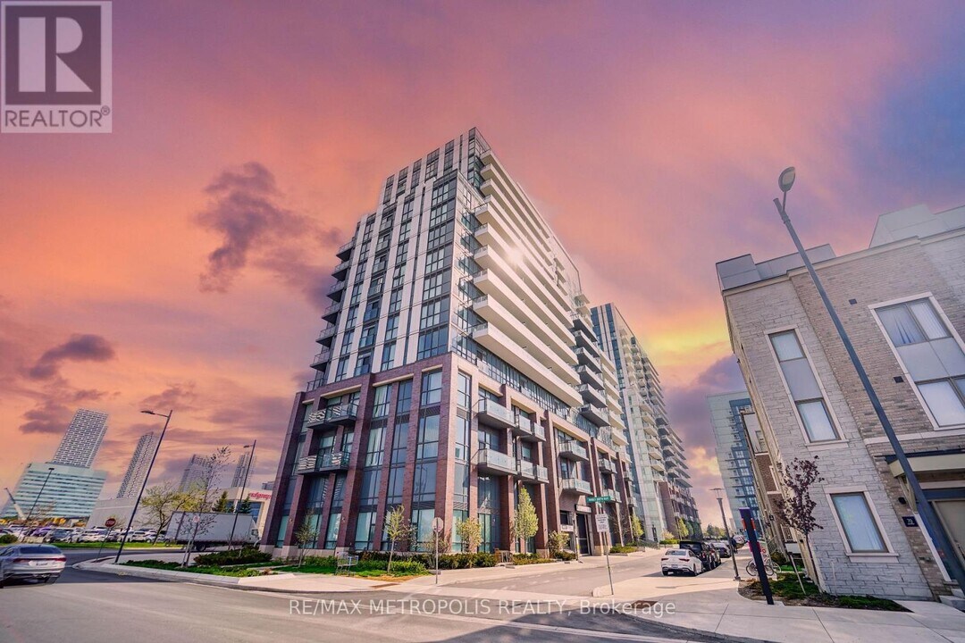 10-910 Honeycrisp Cres in Vaughan, ON - Building Photo