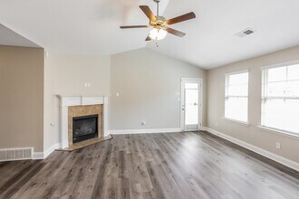 3242 Earlcastle Dr in Southaven, MS - Foto de edificio - Building Photo