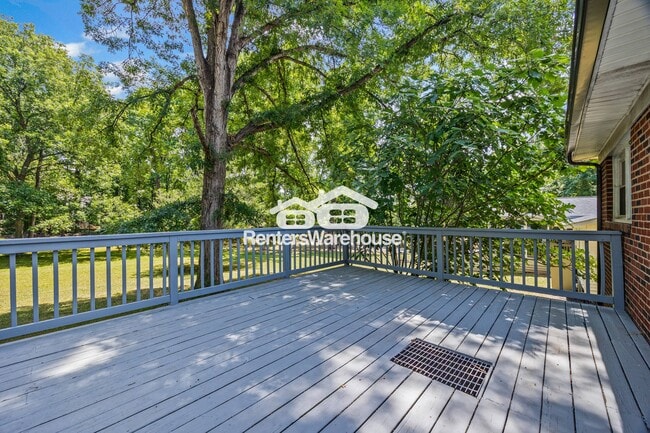 5025 Lochlain Dr in Charlotte, NC - Building Photo - Building Photo