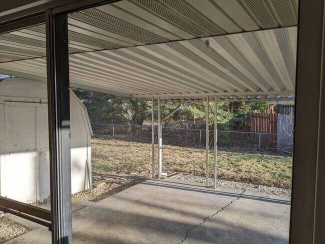 2407 W William St in Champaign, IL - Building Photo - Building Photo