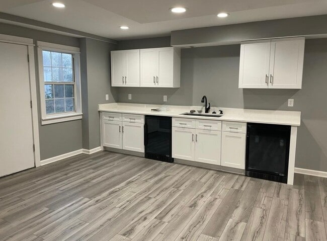 property at 220 Drumcliff Ct