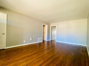 1726 Churchill Way in The Village, OK - Building Photo - Building Photo
