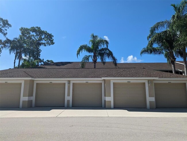 5350 Hyland Hills Ave in Sarasota, FL - Building Photo - Building Photo