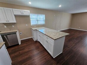 602 Hillcrest St in Mansfield, TX - Building Photo - Building Photo