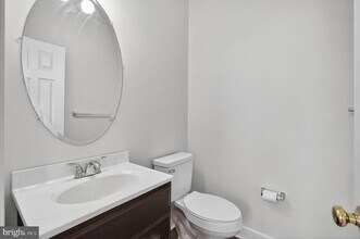 5015 Leasdale Rd in Rosedale, MD - Building Photo - Building Photo