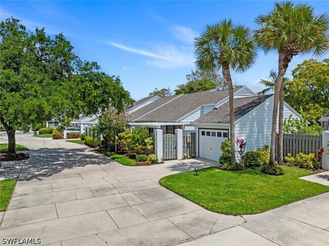 879 Meadowland Dr in Naples, FL - Building Photo - Building Photo