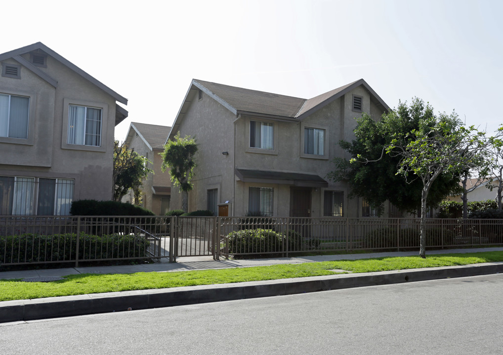 200 W 108th St in Los Angeles, CA - Foto de edificio