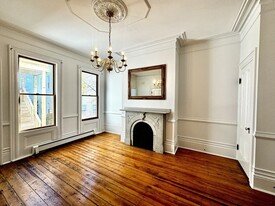 49 Elm St, Unit 1 in Boston, MA - Building Photo - Building Photo