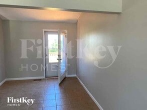 2572 Ivan Ct in Hebron, KY - Foto de edificio - Building Photo