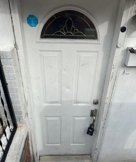 property at 1121 Columbia Ave