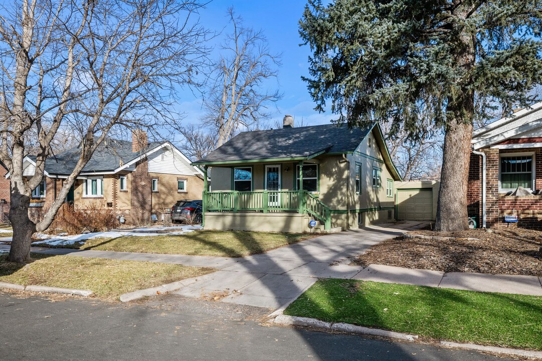 2058 S Corona St in Denver, CO - Building Photo