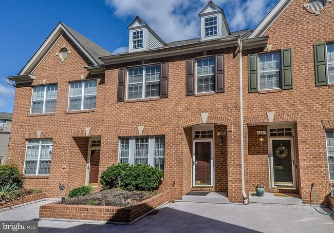 property at 6028 Madison Overlook Ct