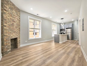 428 W Belden Ave in Chicago, IL - Building Photo - Building Photo