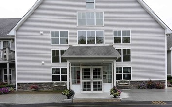 Middlecrest Crossing 55+ Senior Apartments in Middletown, NY - Building Photo - Building Photo