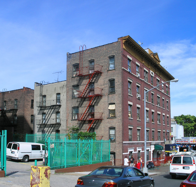 363 E 180th St in Bronx, NY - Building Photo - Building Photo