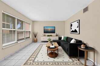 3750 SW 60th Terrace in Davie, FL - Building Photo - Building Photo