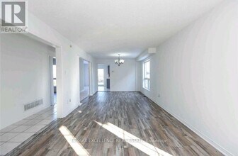 24 Hayloft Ct in Brampton, ON - Building Photo - Building Photo