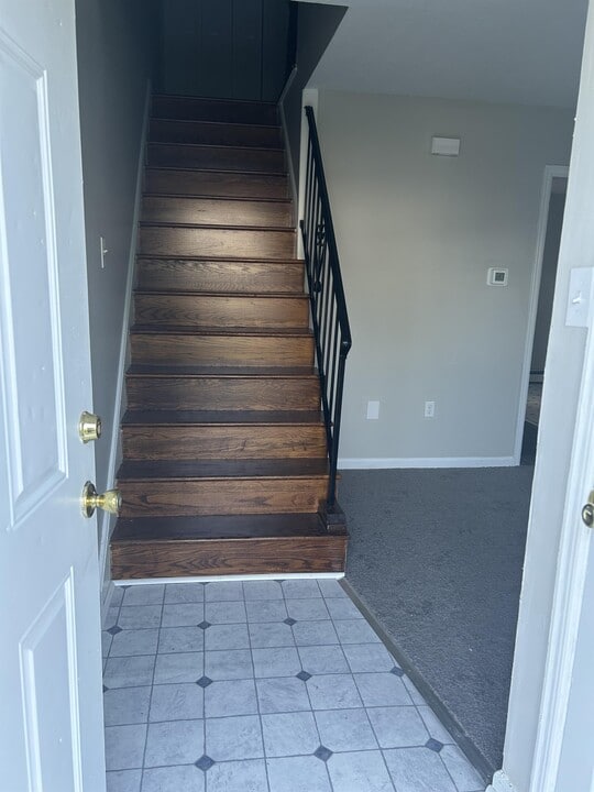 1110 Allen Dr in Winchester, VA - Building Photo