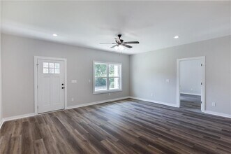12 New St in Newnan, GA - Building Photo - Building Photo