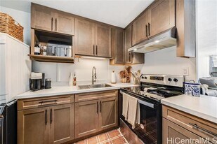 95-061 Waikalani Dr in Mililani, HI - Building Photo