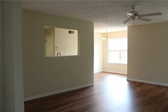 910 Brushy Creek Ct in Suwanee, GA - Building Photo - Building Photo