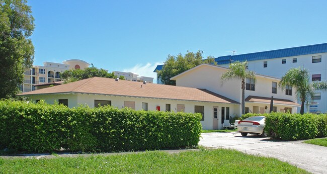 1959 SE 3rd St in Deerfield Beach, FL - Foto de edificio - Building Photo