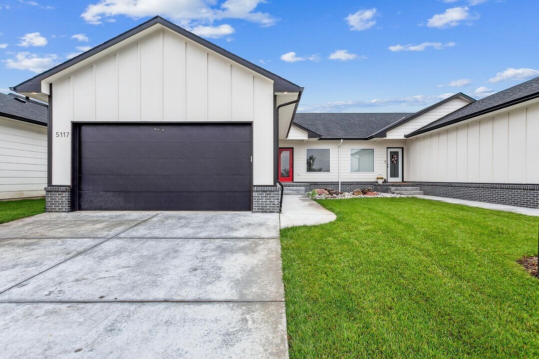 5115-5117 S Chase Ave in Wichita, KS - Building Photo