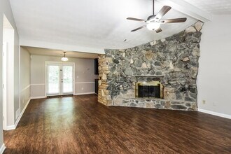 897 Raintree Ct SE in Conyers, GA - Building Photo - Building Photo