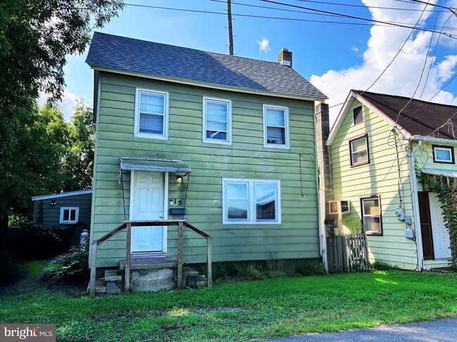 property at 15 E 4th St