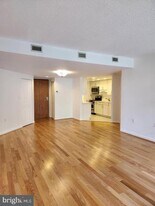 2725 Connecticut Ave NW in Washington, DC - Building Photo