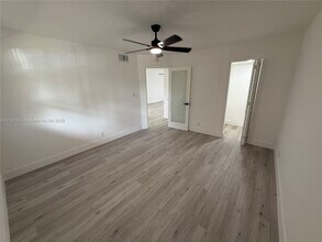 7910 N Colony Cir in Tamarac, FL - Building Photo - Building Photo