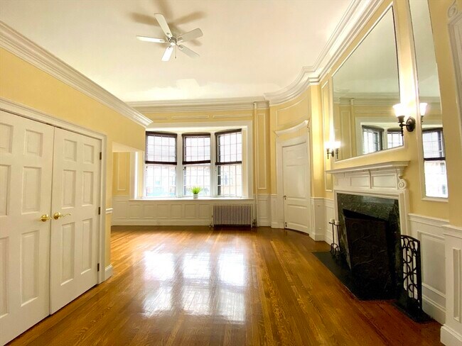 411 Beacon St in Boston, MA - Building Photo - Building Photo