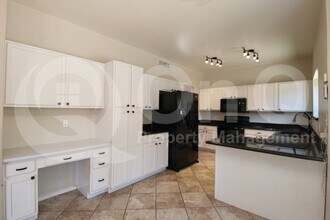 3845 W Charlotte Dr in Glendale, AZ - Foto de edificio - Building Photo
