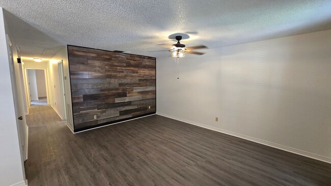 633 W Oak Terrace Dr in Leesburg, FL - Building Photo - Building Photo