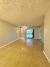 21902 Lake Forest Cir, Unit 106 in Boca Raton, FL - Building Photo - Building Photo