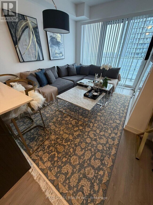 5180 Yonge St in Toronto, ON - Building Photo - Building Photo