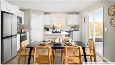 18415 Waterfront Wy in Lathrop, CA - Foto de edificio - Building Photo