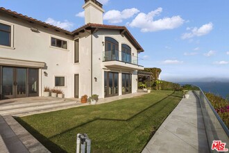 24753 Vantage Point Terrace in Malibu, CA - Building Photo - Building Photo