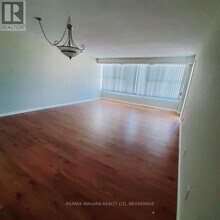 7 Gale Crescent in St Catharines, ON - Building Photo - Building Photo