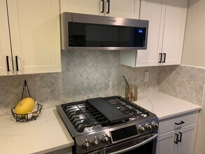 24 Elderwood Dr in Stoughton, MA - Building Photo - Building Photo