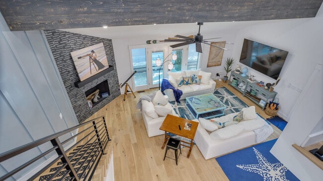 13 Dewberry Ln