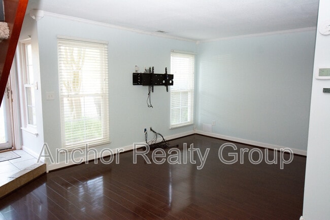 304 Falling Ln in Virginia Beach, VA - Building Photo - Building Photo