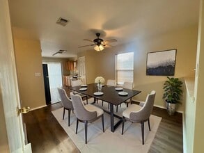 10707 N Shaenridge in San Antonio, TX - Building Photo - Building Photo