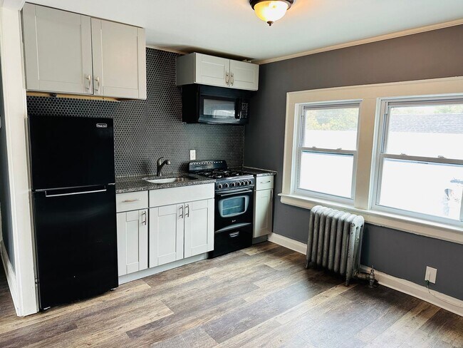 301 E 9th Ave in Roselle, NJ - Building Photo - Building Photo